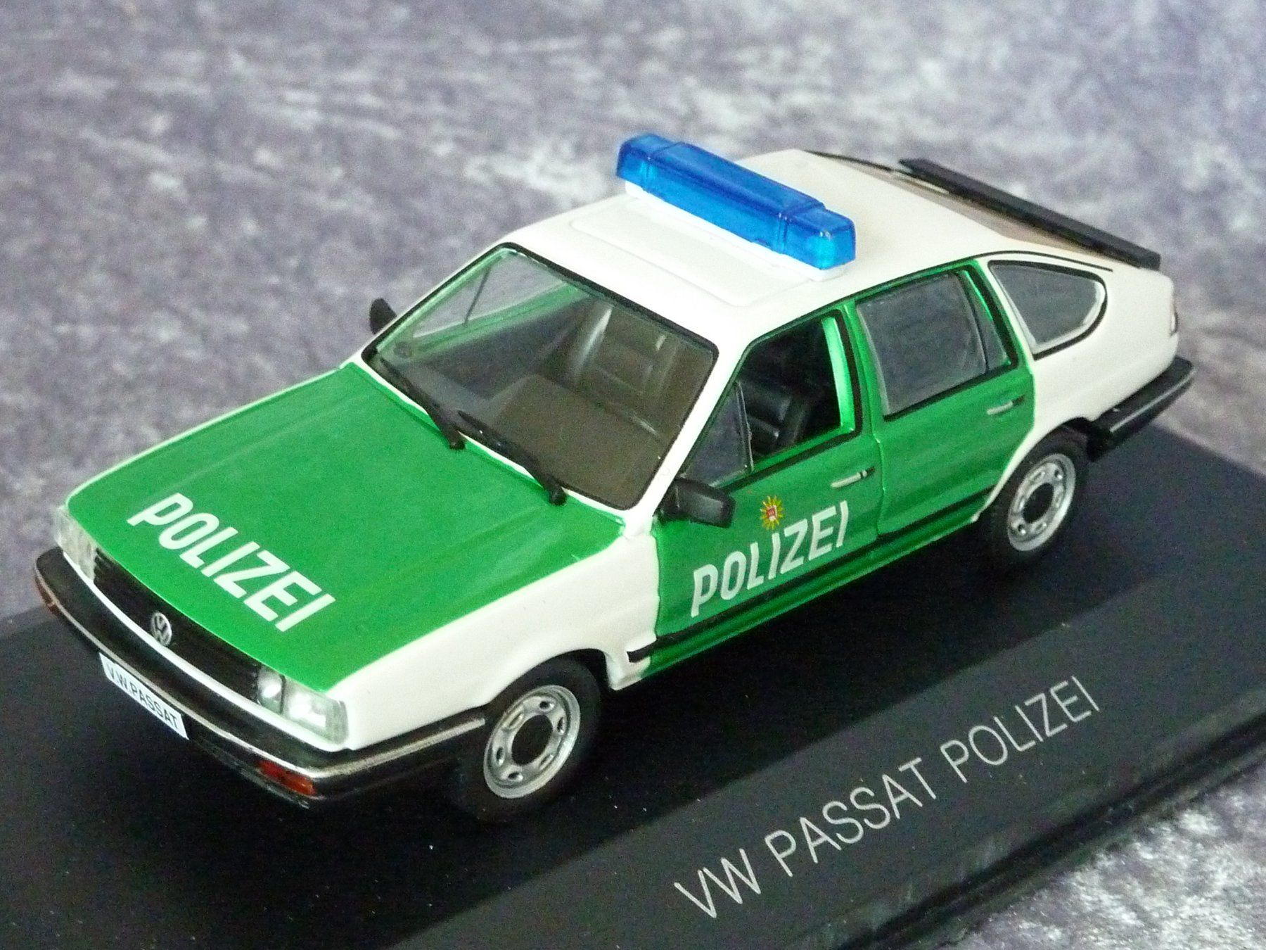 Volkswagen Modellini d'auto: VW Passat B2 Polizei 1:43 – Nuovo (secondo la descrizione) da Dürrenäsch venduto da modellautos4you 2