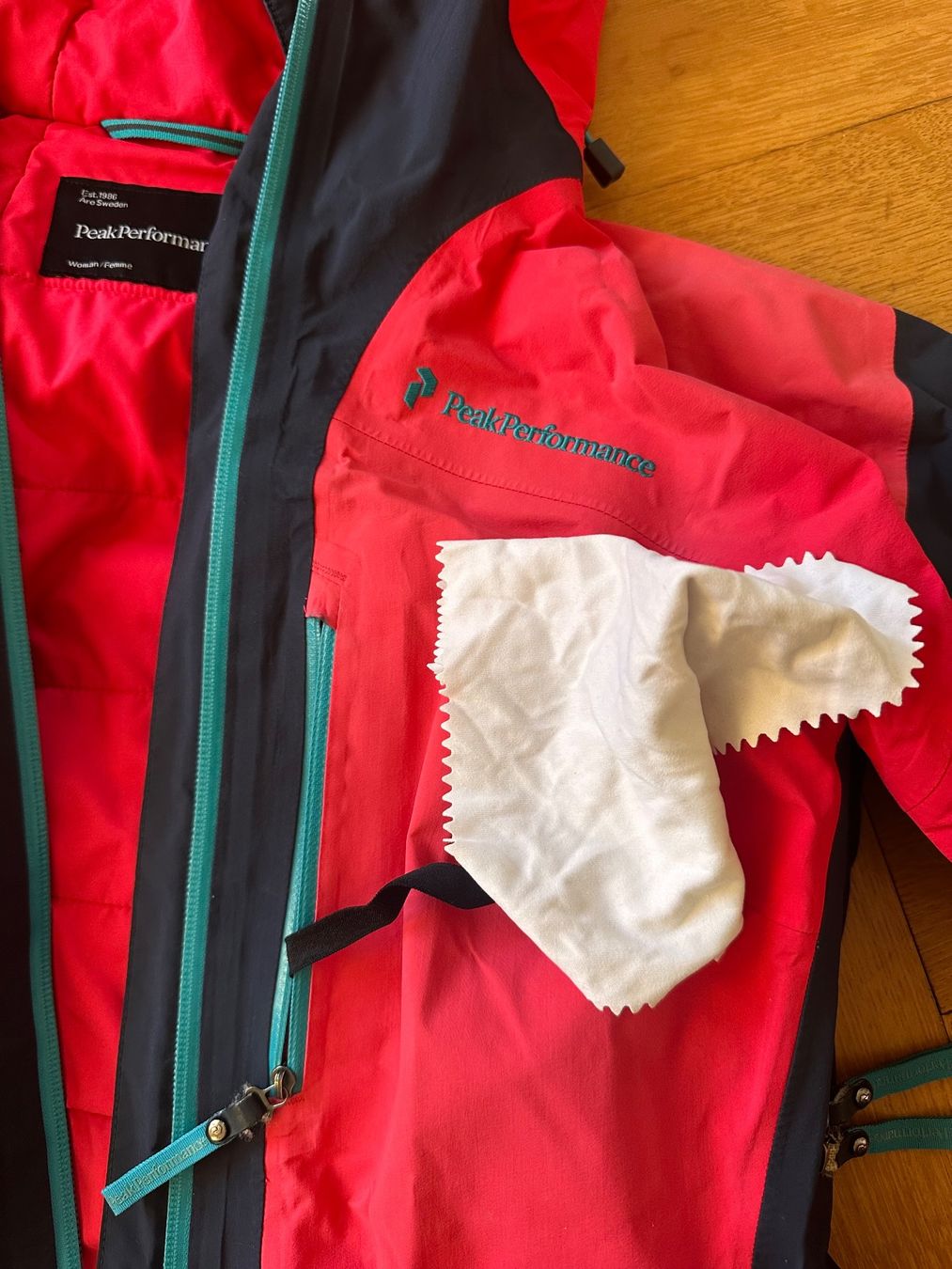 Peak Performance Jacken: Peak Performance Damen Jacke Gr. S – Gebraucht aus Zürich von vrenX 2