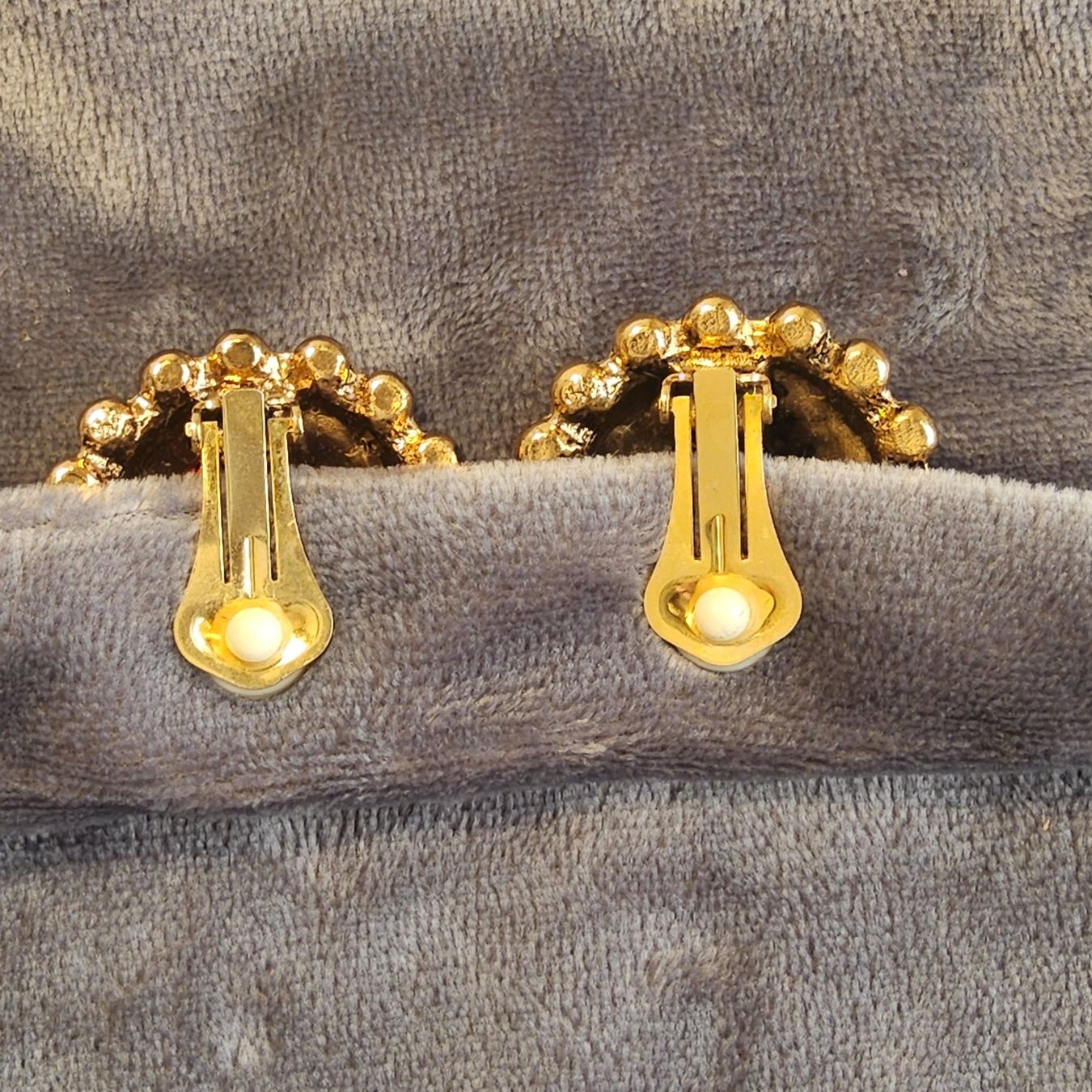 Ohrringe & -stecker: Vintage goldig rote Email Ohrclips – Gebraucht aus Zürich von philpip 2