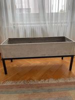 Eternit Blumentrog Vintage auf Metallgestell