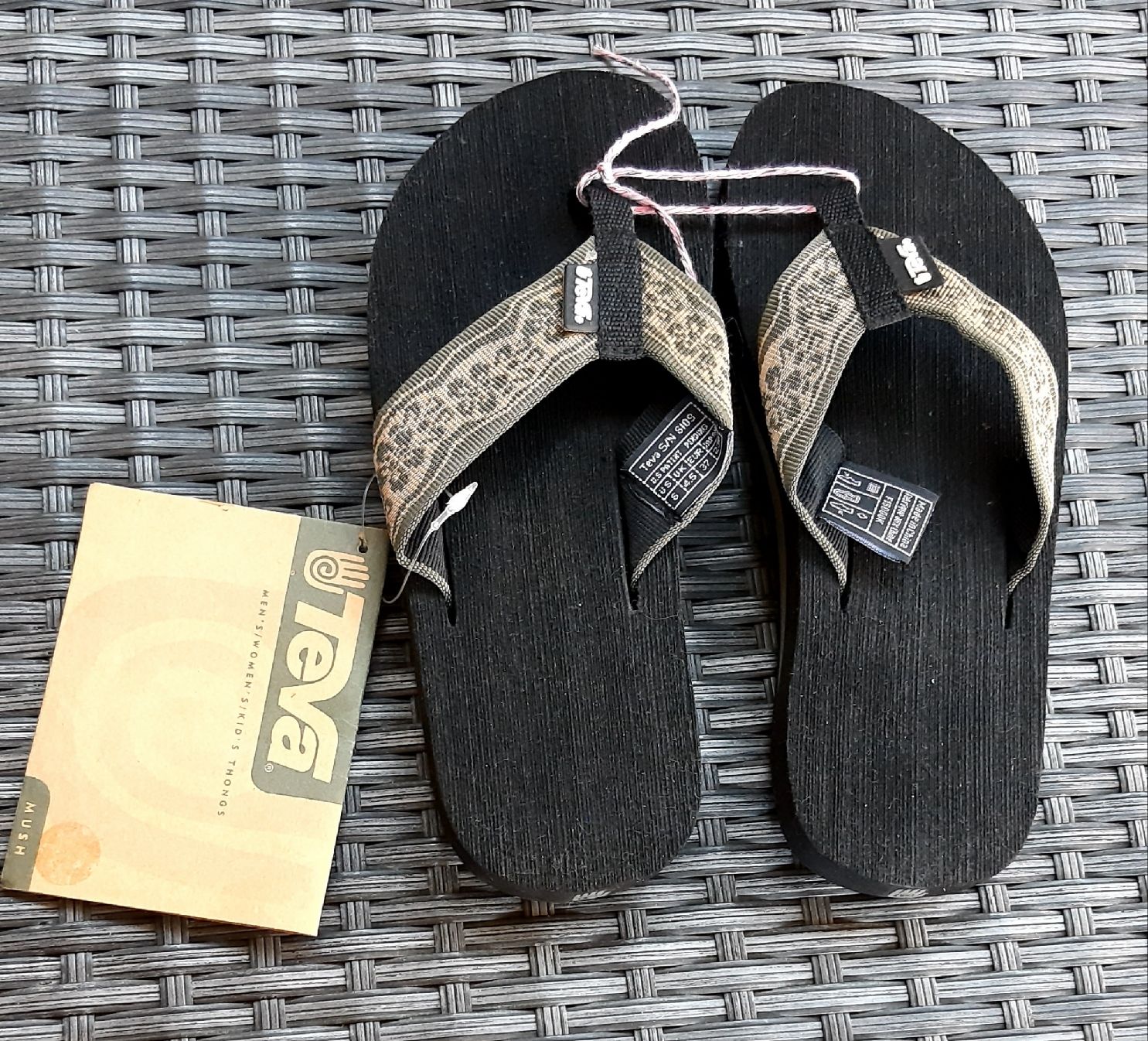 Teva Chaussures garçon: Teva  -  Flip-Flops  -  Kinder  -  36  -  neu – Neuf (Voir description) à Tagelswangen par BrigittaC01