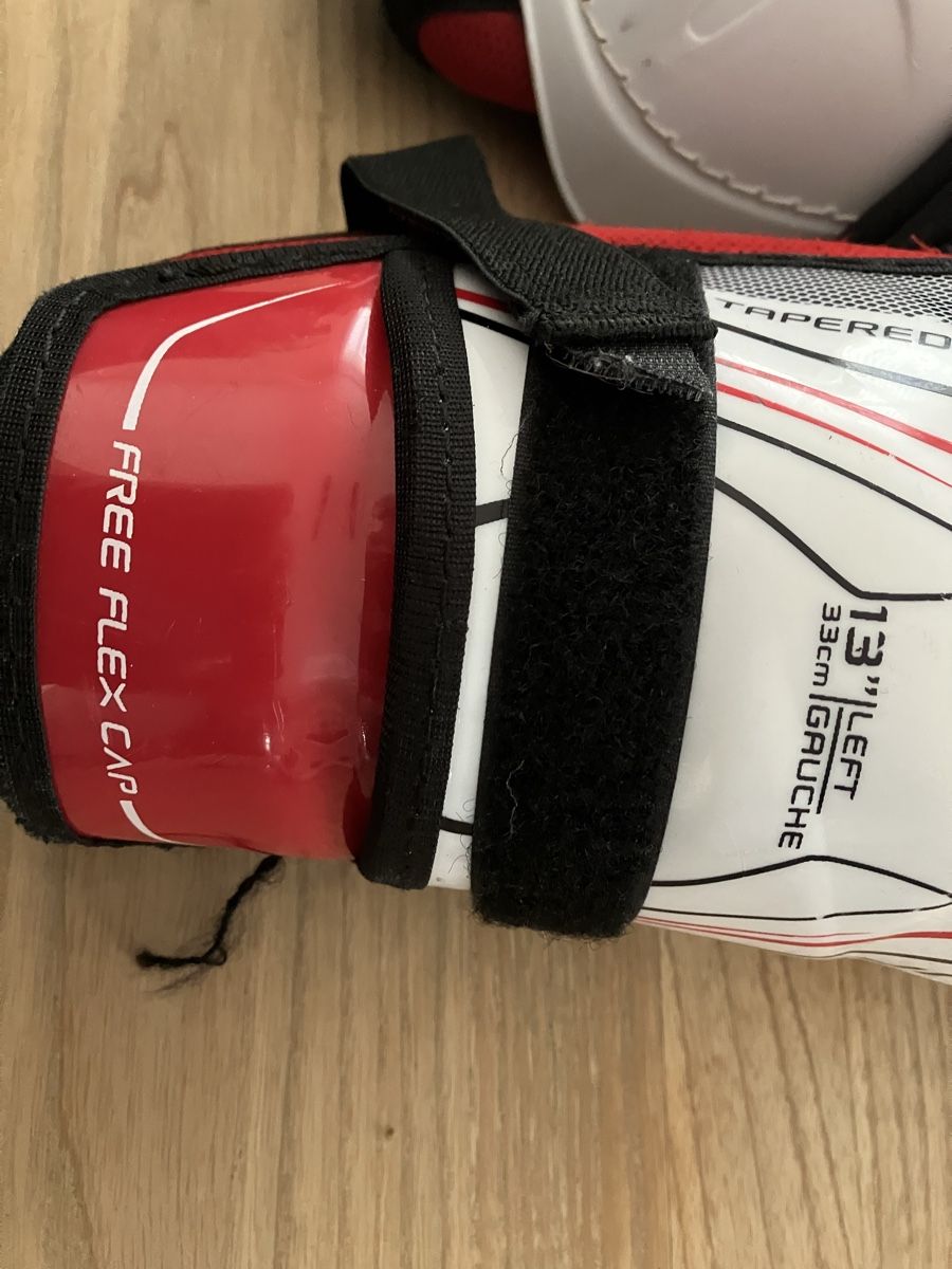 Helme: Eishockey Ausrüstung – Gebraucht aus Unterägeri von cha_05 5