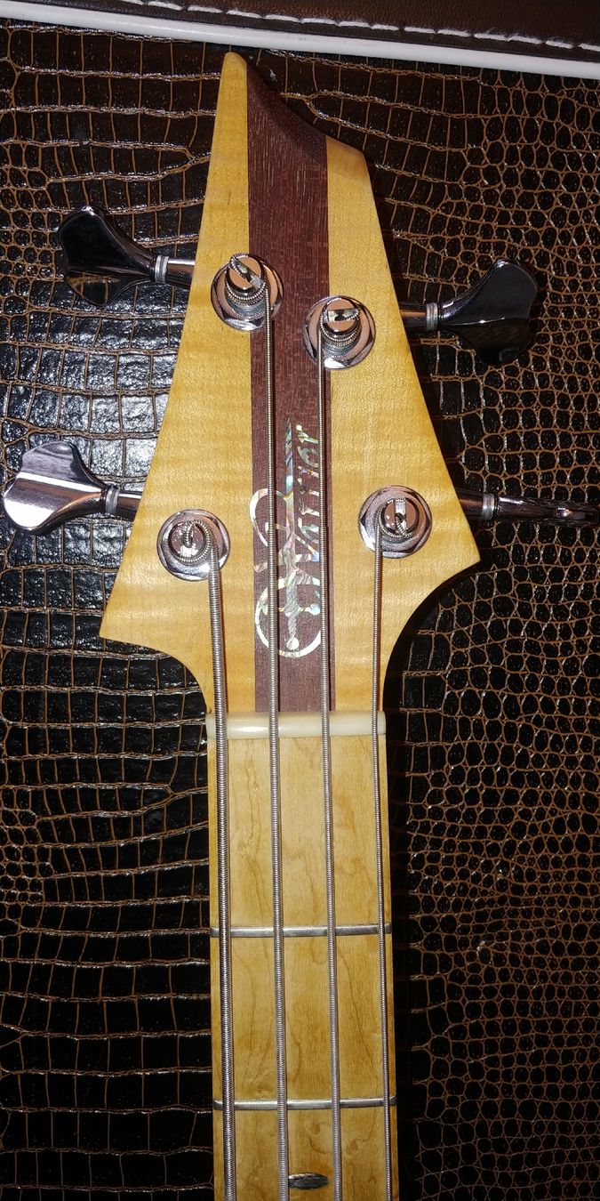 Musikinstrumente: Basse Warrior Armed Soldier – Gebraucht aus Orvin von Bellsbass 2
