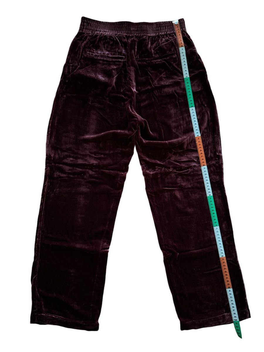 Pantaloni: Pantalon en velours bordeaux – Nuovo (secondo la descrizione) da Dotzigen venduto da SecondHandGems 2