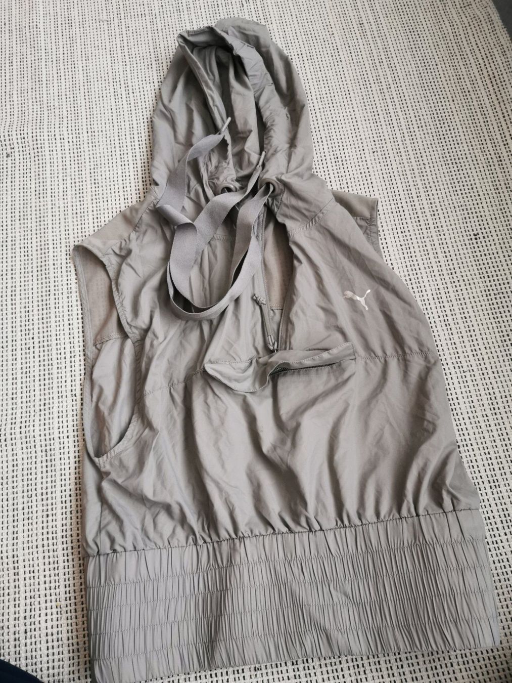 Puma Top: Neues Puma Sportoberteil – Usato da Luzern venduto da larissa_n
