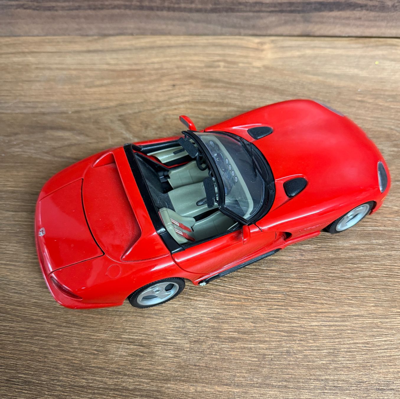 Modellini d'auto: Rotes Dodge Viper Cabrio Modellauto – Difettoso da Nussbaumen AG venduto da angsal