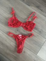 UNGETRAGEN! ROTES DESSOUS-SET GRÖSSE S