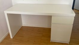 Schreibtisch weiss mit Schubladen guter Zustand