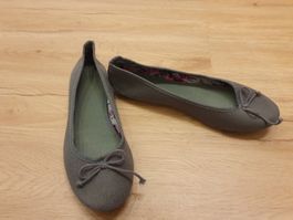 Ballerinas aus Stoff grau Gr. 36