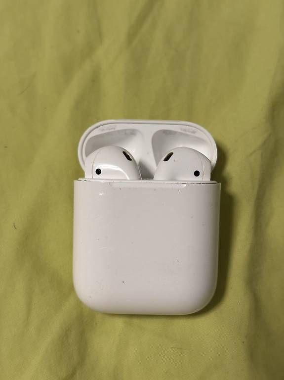 Apple Casques audio: Airpods 1 Gen – D'occasion à Therwil par OdvalaV2 1