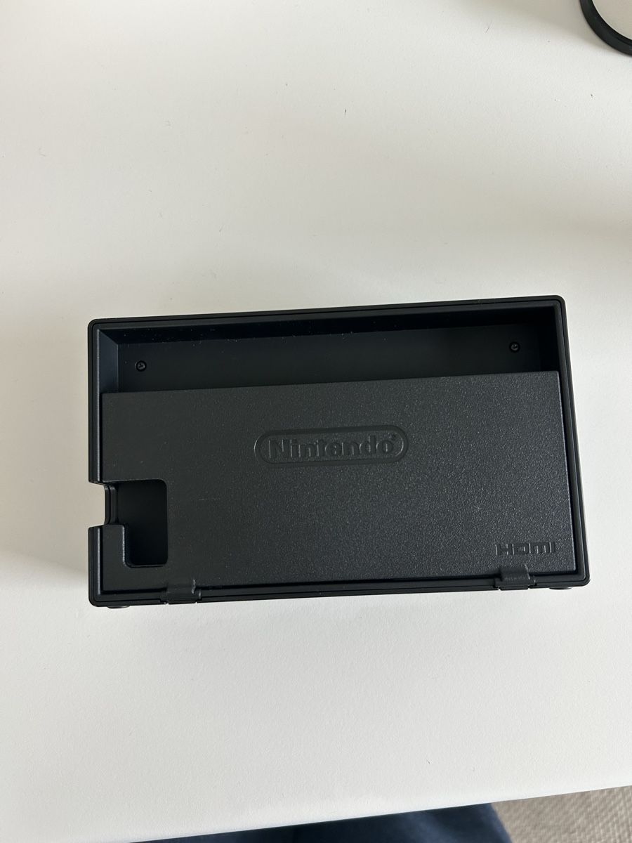 Nintendo Console: Dock officiel Nintendo Switch – Original Nintendo – Usato da Neuchâtel venduto da sar_nqn7 1