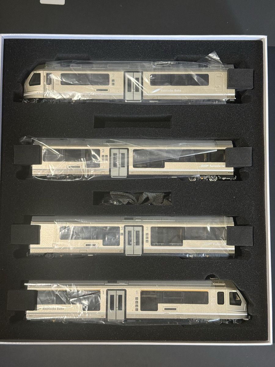 Bemo Modelleisenbahnen: RhB Capricorn Champagner – Neu (gemäss Beschreibung) aus Thusis von Jasmin1991995