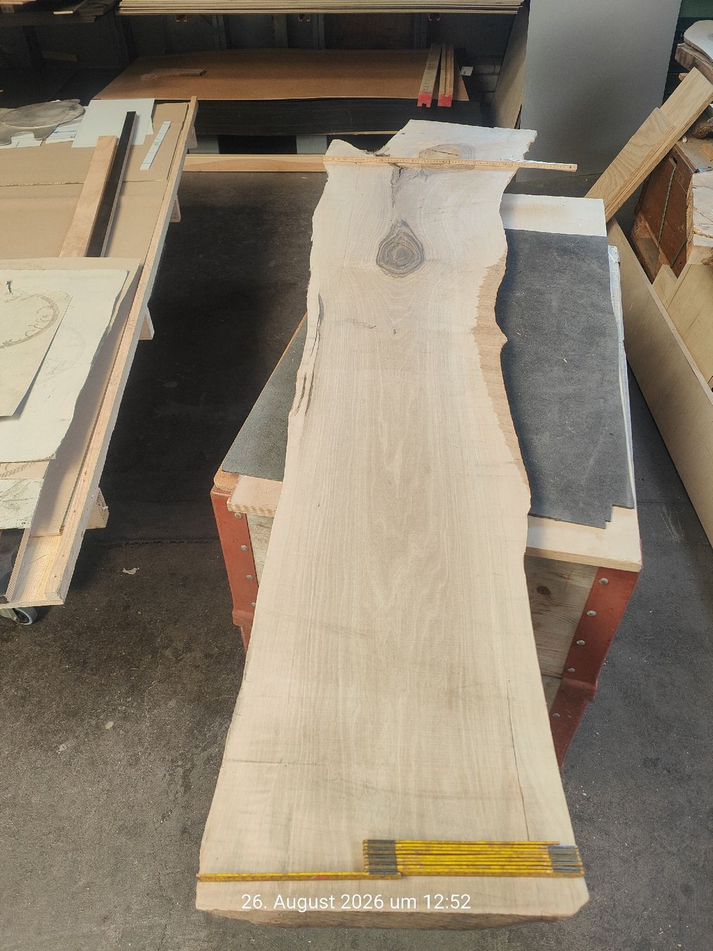 Holzartikel: Nussbaumbrett  – Gebraucht aus Aesch LU von Cubic