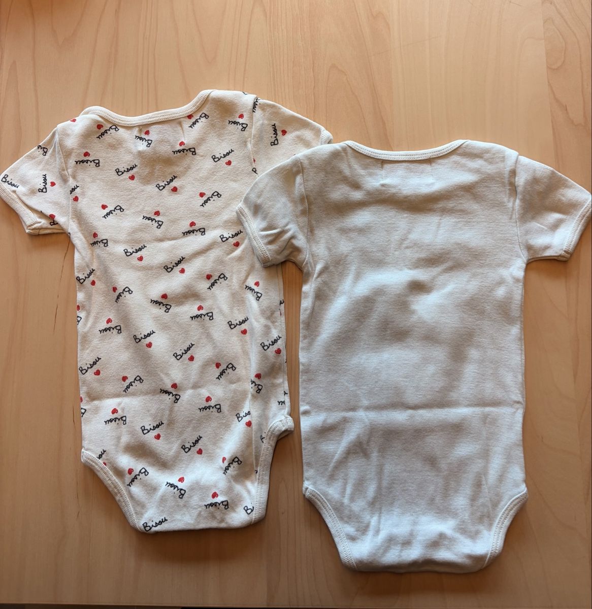 Kleiderpakete & -sets: Ensemble bodies Mathilde Cabanas 6 mois – Gebraucht aus Martigny-Croix von lau_2lm7 1