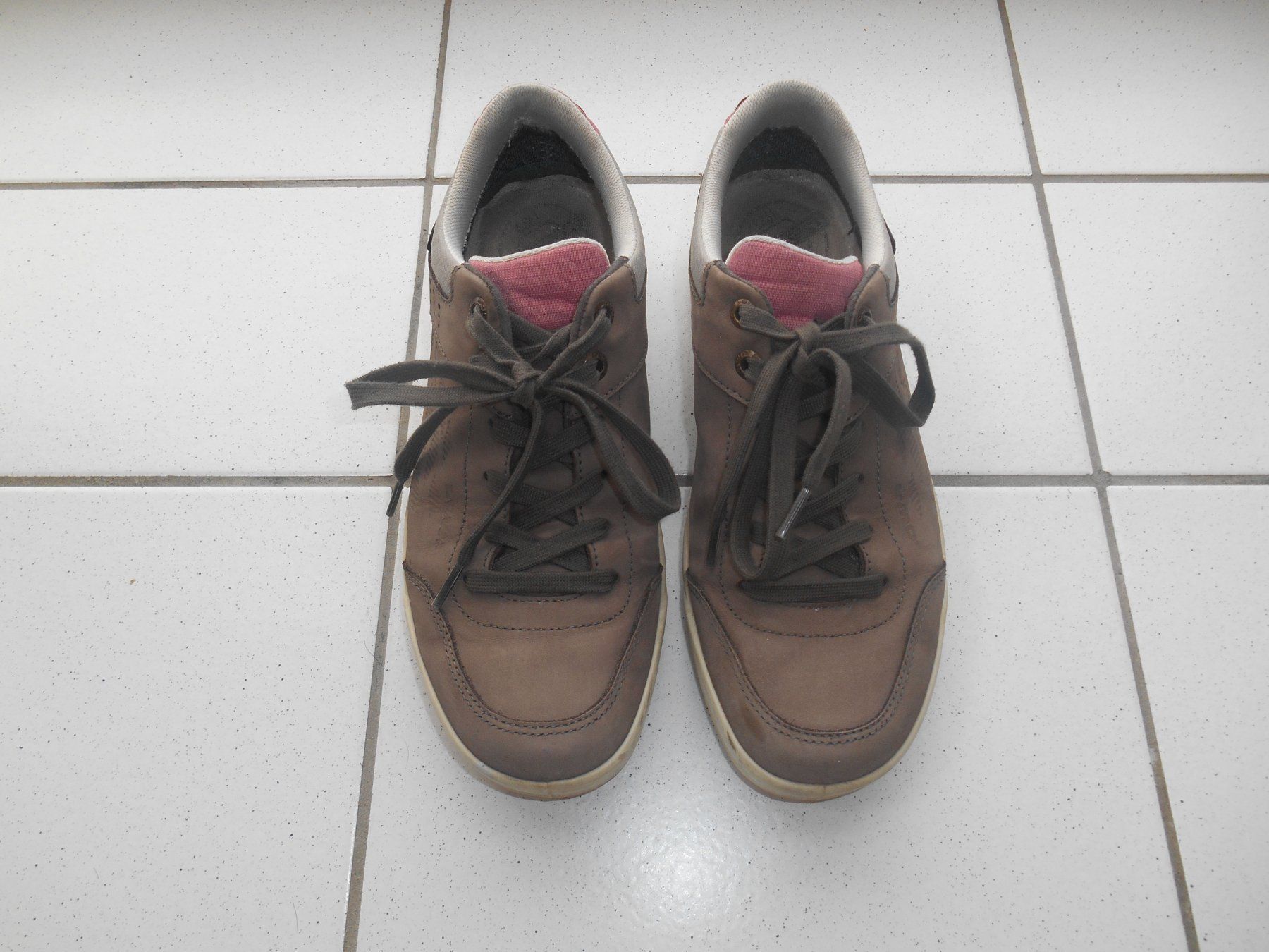Lowa Chaussures femmes: Lowa Oakland GTX Wanderschuh Grösse 40 – D'occasion à Basel par chien008 1