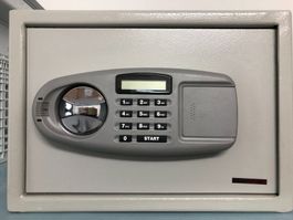 Tresor mit Code / Ultra Security  / H30xB39xL32