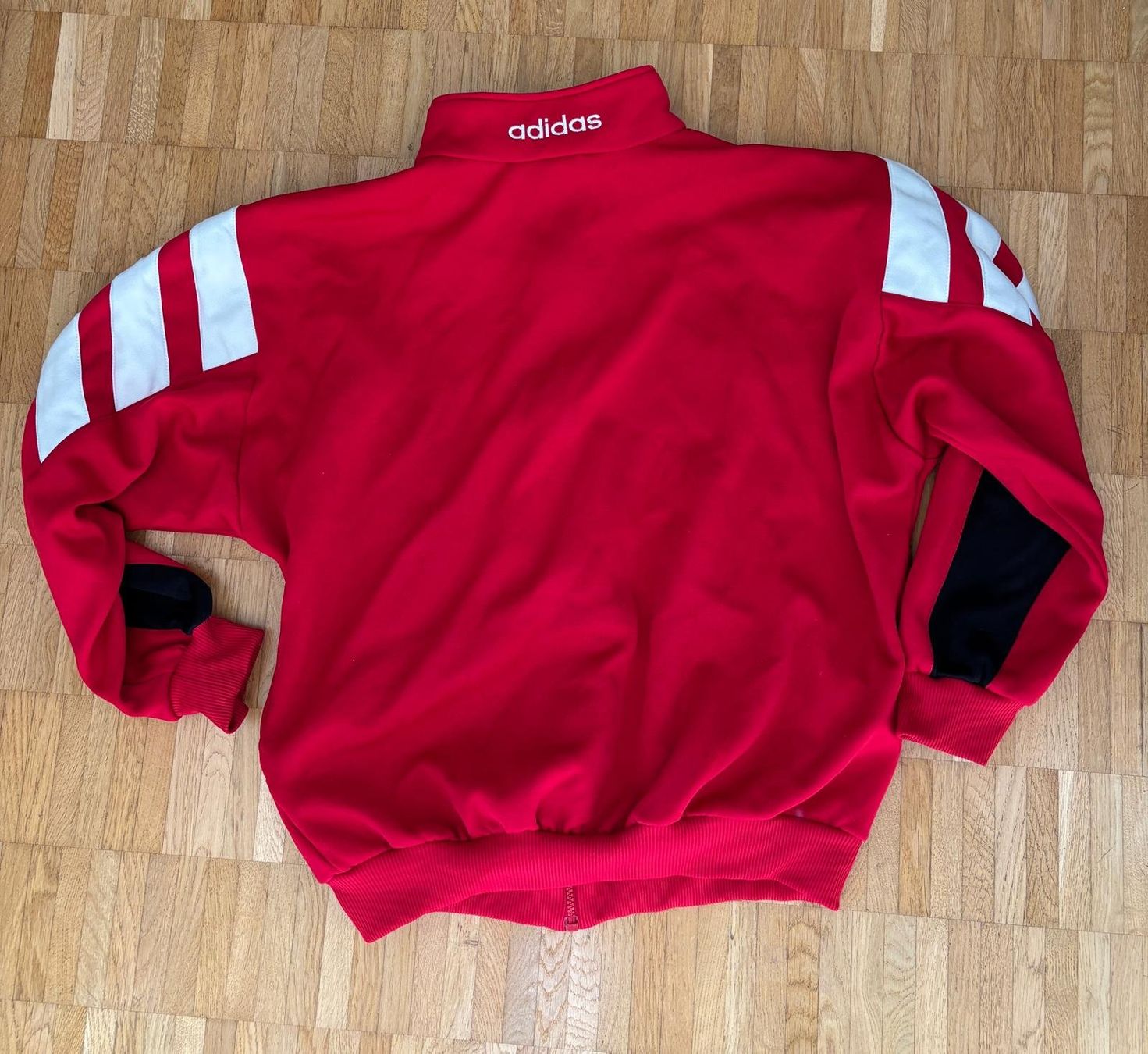 Adidas Giacche: VINTAGE ADIDAS 90S Trainerjacke – Usato da Jona venduto da Baron279 1