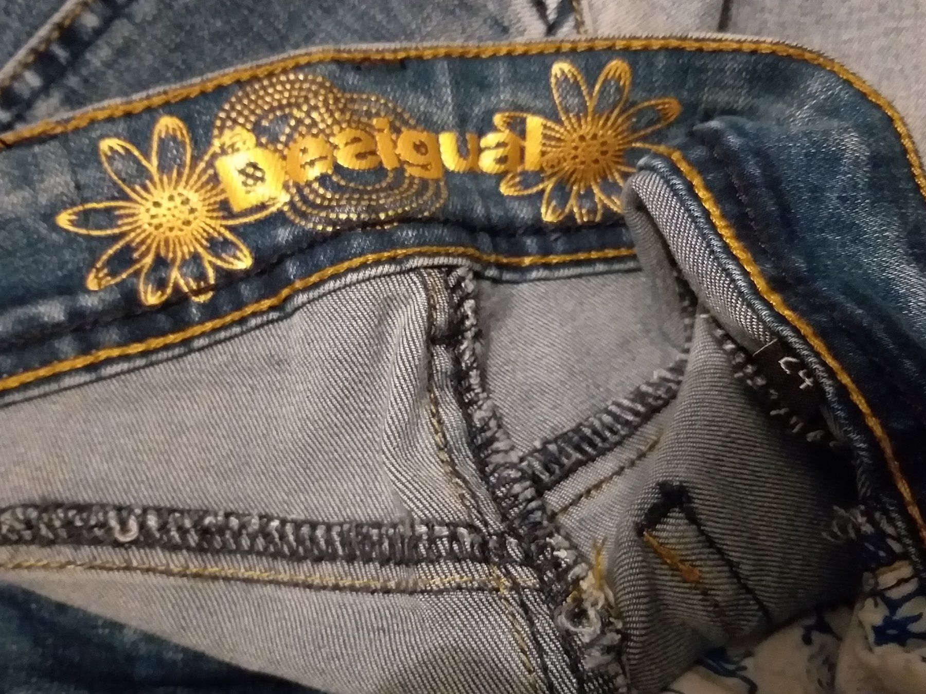 Desigual Jeans: DESIGUAL Exotic Jeans taille / Grosse 24 – Usato da Cossonay-ville venduto da Super-Price-Quality 9