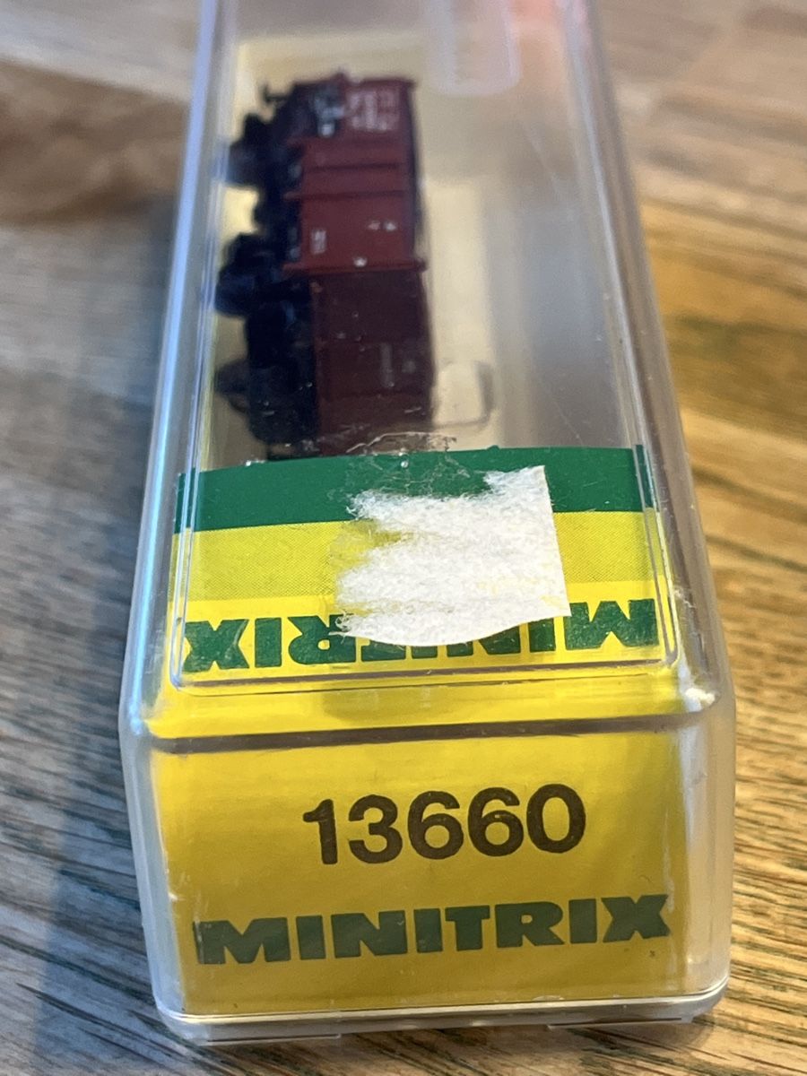 Trix Modelleisenbahnen: Minitrix Güterwagen 13660 – Gebraucht aus Leuzigen von LaicaStar 2