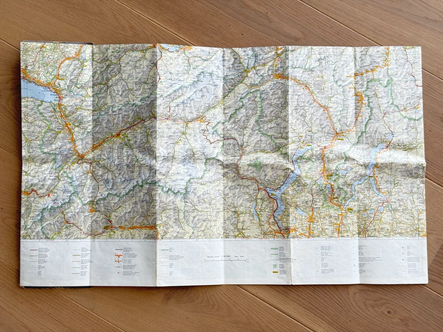 Cartes géographiques & atlas: Schweizer Landkarte von Planzer – D'occasion à Rothenburg par Patri00 2
