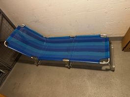 Liegestuhl blau gestreift klappbar Metallgestell