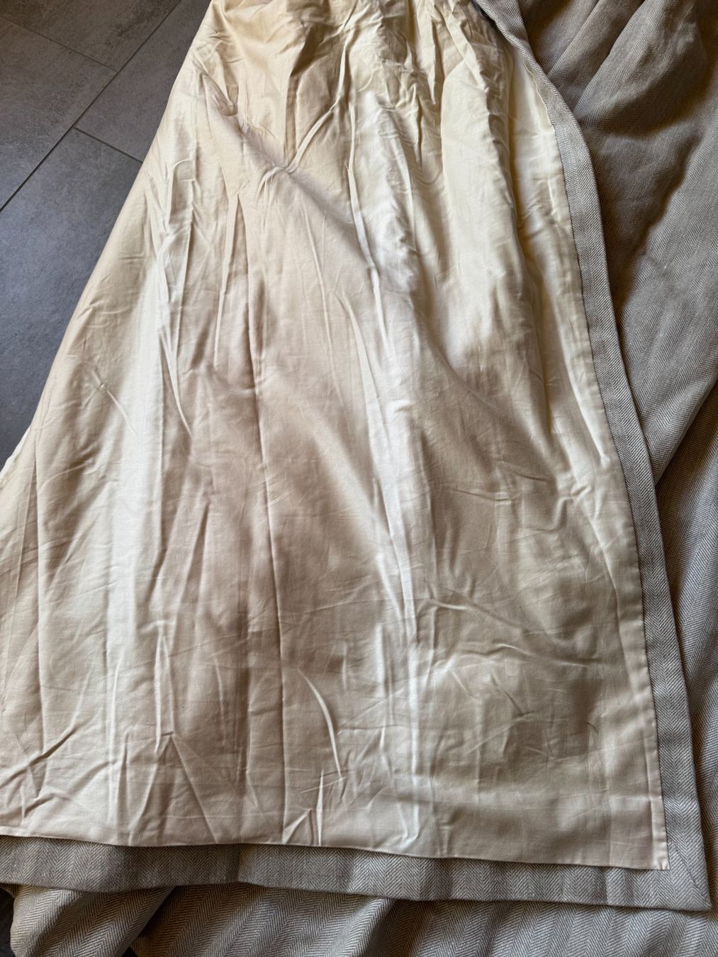 Tende: high-opacity linen curtains – Usato da Oeschseite venduto da -Luxury-On-Line- 1