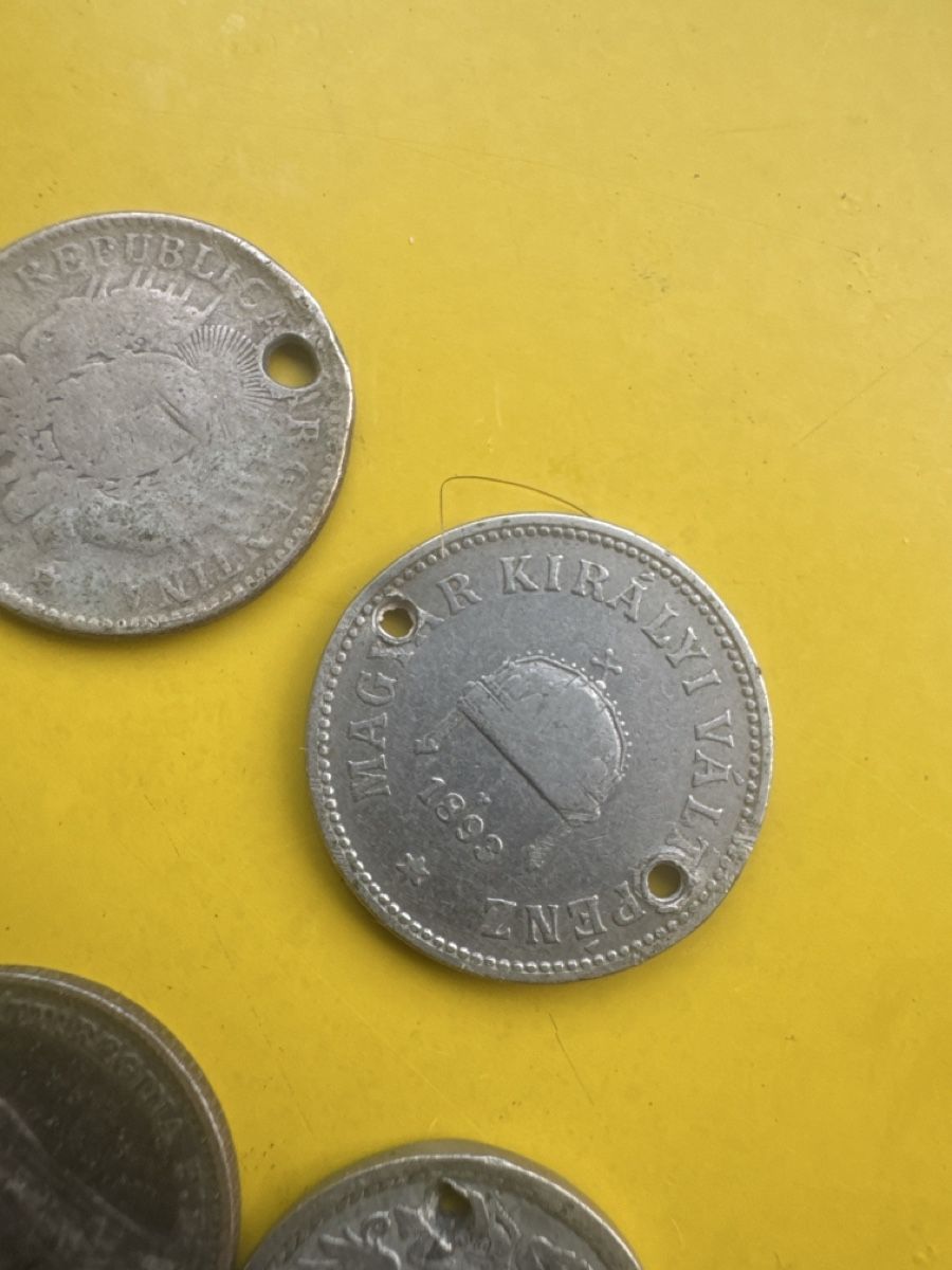 Tutti le monete: Lot de 5 pièces anciennes avec trous état variable – Usato da Lausanne venduto da theodorbagwell 2