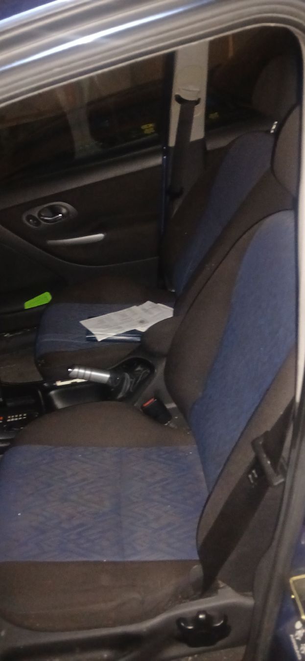 Ford Automobili: 2000 Ford Mondeo V6 – Difettoso da Martigny venduto da VGRacing 1