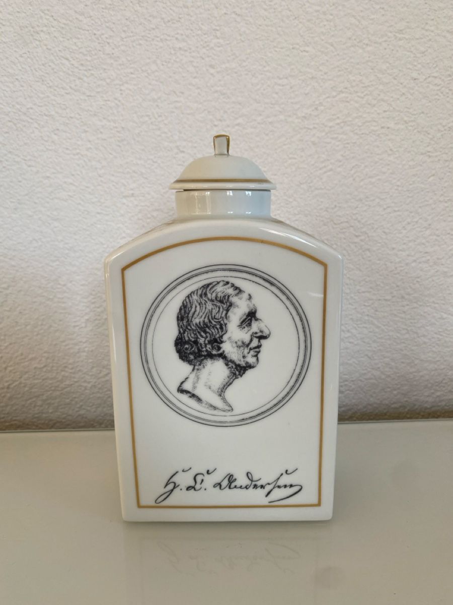 Set di piatti: Dänische Teedose mit Deckel von Bing & Grondahl – Usato da Villmergen venduto da Fabiola22