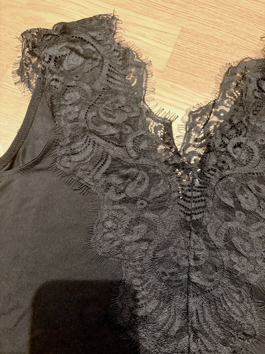 Lotti di vestiti: Schwarze Damen Oberteile mit Spitze, Gr. S – Usato da Zürich venduto da Sandraastoll 2