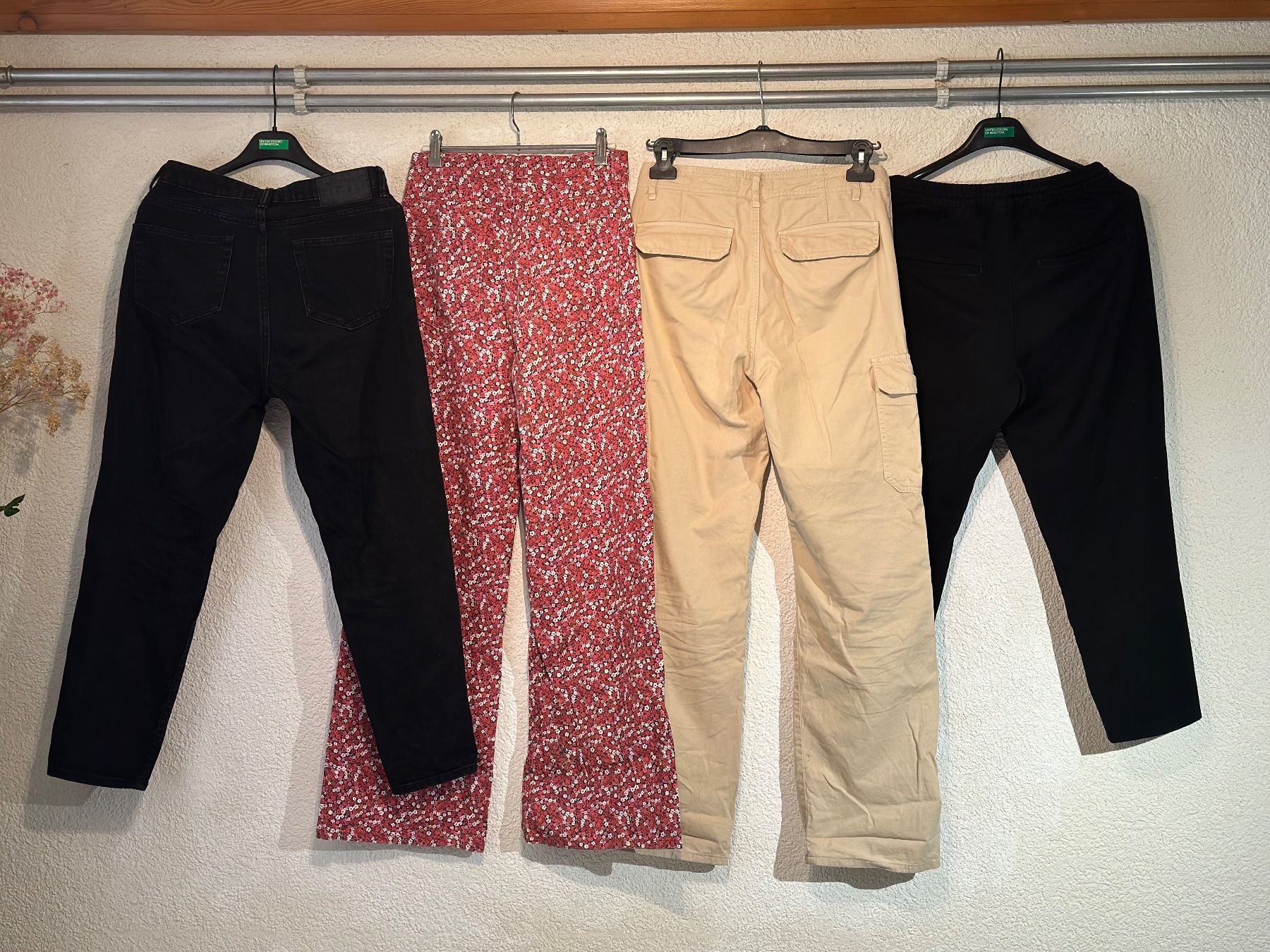 Zara Pantaloni: WOMEN'S TROUSERS BUNDLE – Usato da Lauterbrunnen venduto da zepa