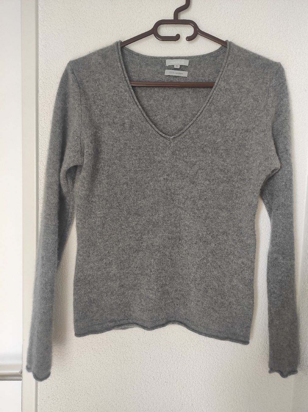 Maglioni & Felpe: Cashmere Pullover ,grau, gr M – Nuovo (secondo la descrizione) da Rupperswil venduto da Tynna
