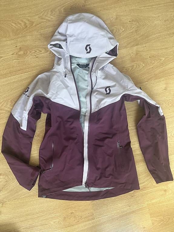 Scott Completi & Tailleur: Scott Skianzug Damen – Usato da Fulenbach venduto da zoe_y7zc 1