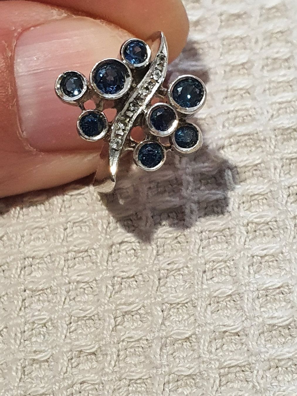Ringe: Bezaubernder Ring ....doch schauen Sie rein.... – Gebraucht aus Wohlen AG von palmsprings 5