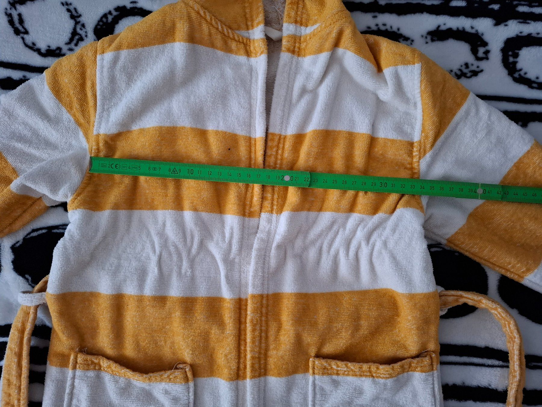 H&M Accappatoi: Kinder Bademantel gr.122/128 – Usato da Oberurnen venduto da rotty80 2