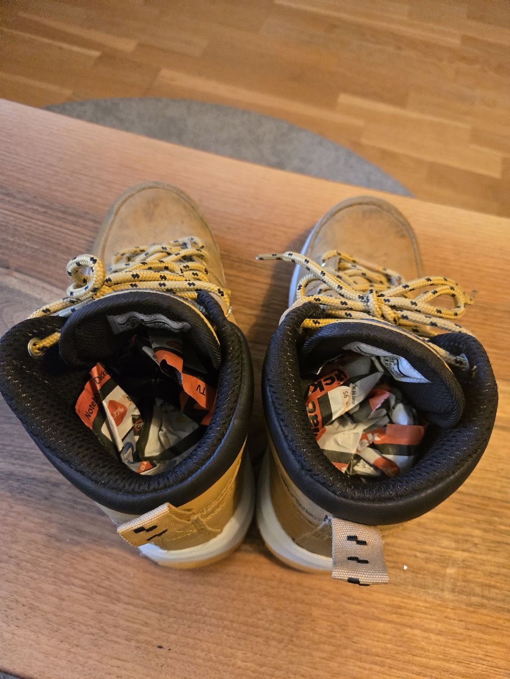 Nike Scarpe per ragazzi: Nike Manoa Grösse 37.5 – Usato da Zürich venduto da Deesay 3