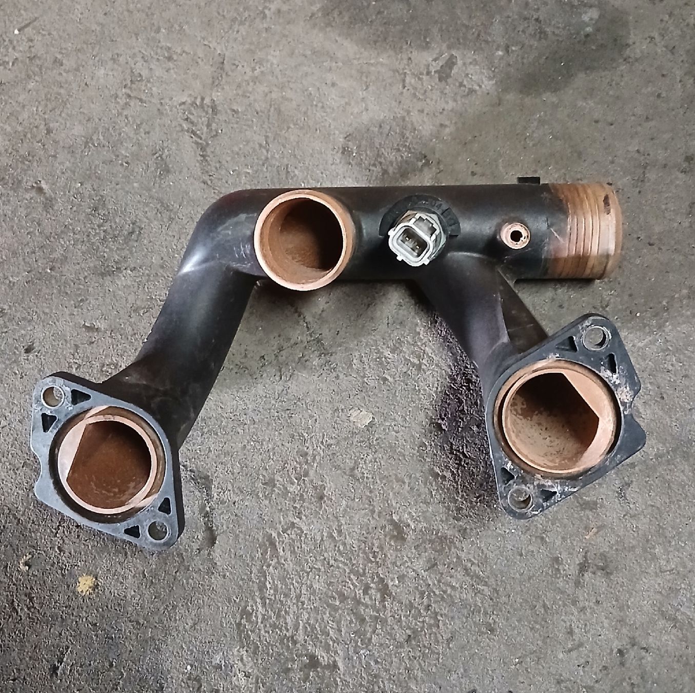 Jaguar Tutti pezzi di ricambio auto: Tuyau de refroidissement Jaguar S-Type 4.0 V8 – Usato da la heutte venduto da Auto-stock