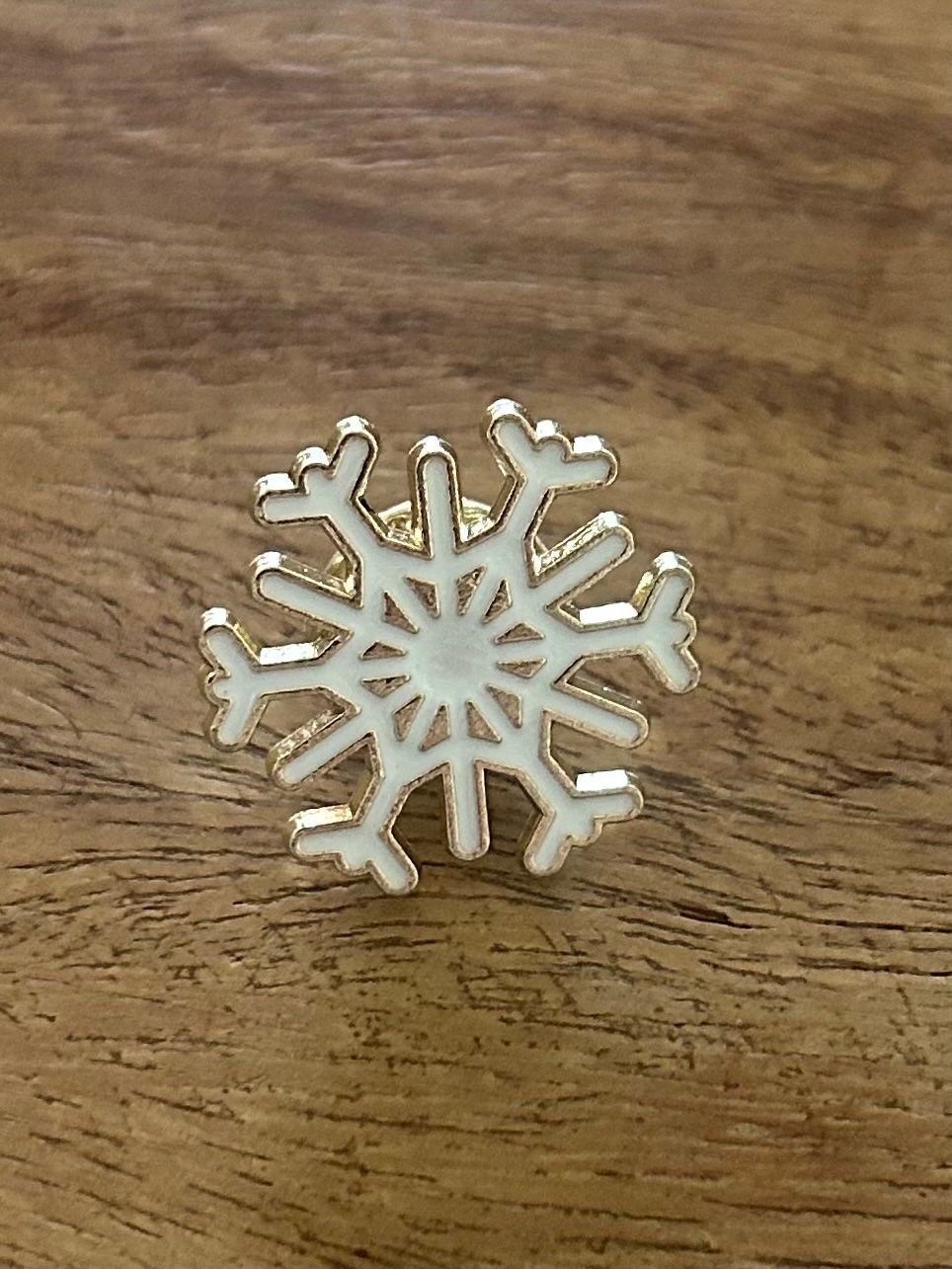 Plaquettes & Badges: Pin Schneeflocke / Eis Kristall – Neuf avec emballage d'origine à Geneve par vane267