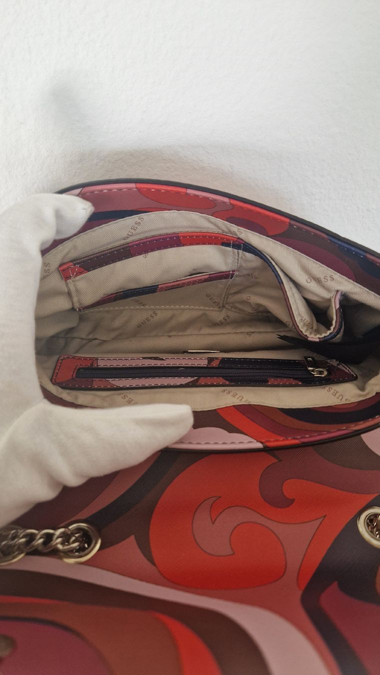 Guess Borse da donna: Guess Handtasche Damen Retro Style – Usato da Emmenbrücke venduto da graupersakatze 7