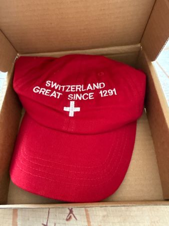 Rote „Switzerland Great Since 1291“ Kappe bestickt