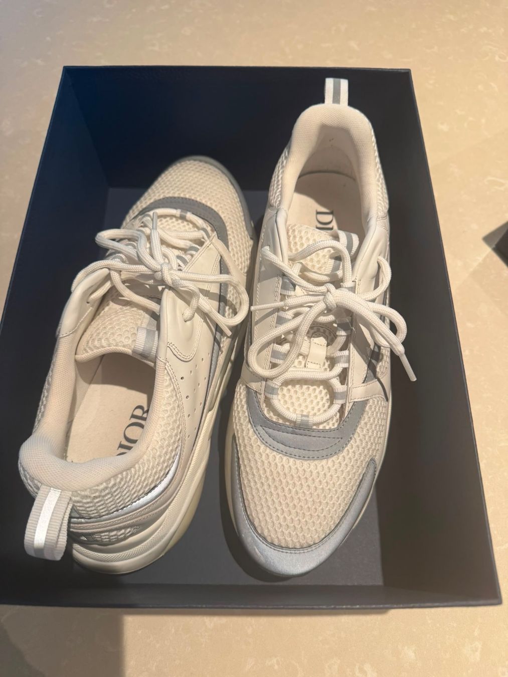 Dior Chaussures hommes: Sneaker Dior B22 weiss/silber – D'occasion à Chur par bia_mdq7 2