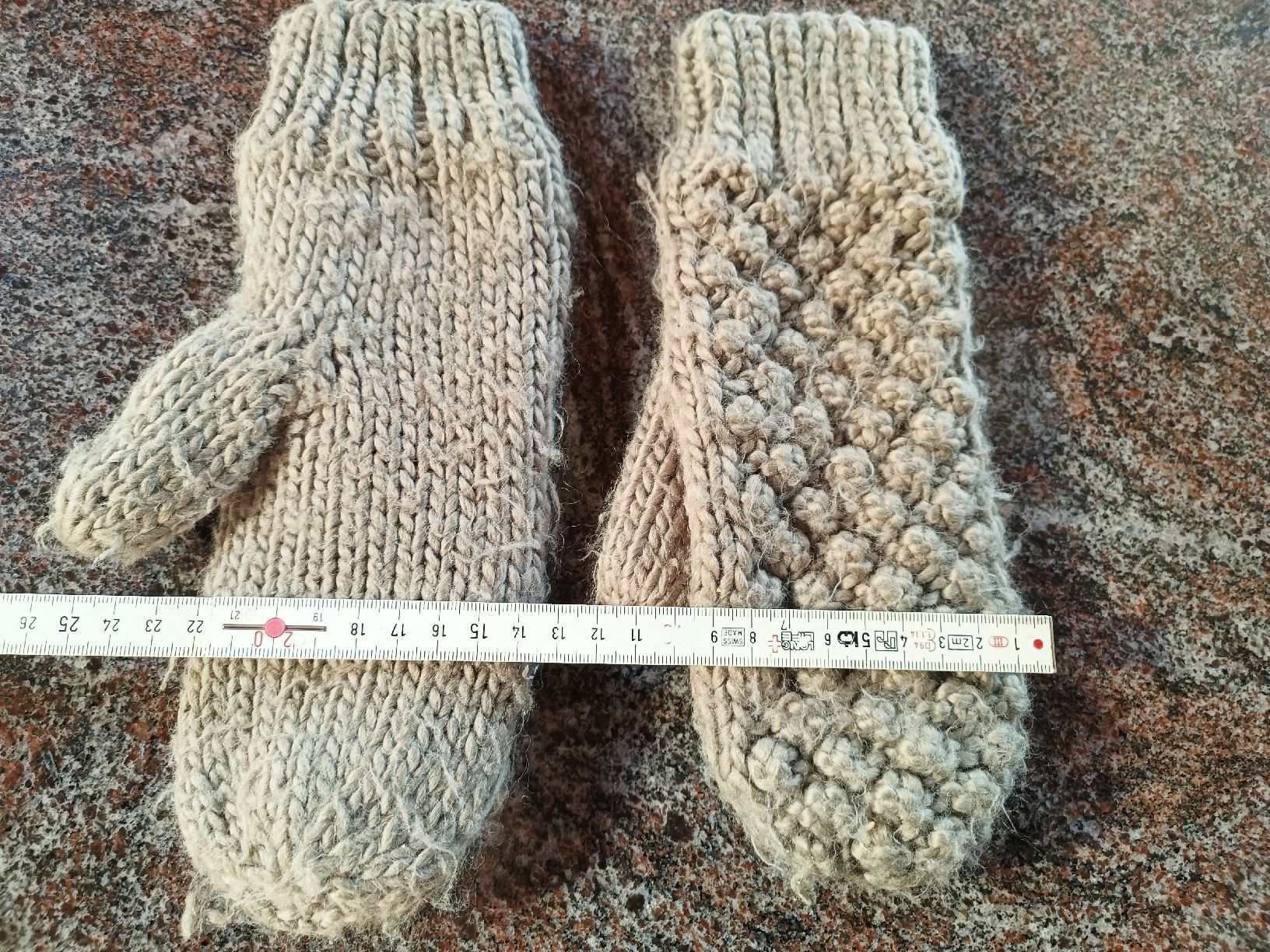 Guanti & manicotti: Wollhandschuhe – Usato da Bätterkinden venduto da Elefantenzoo 1