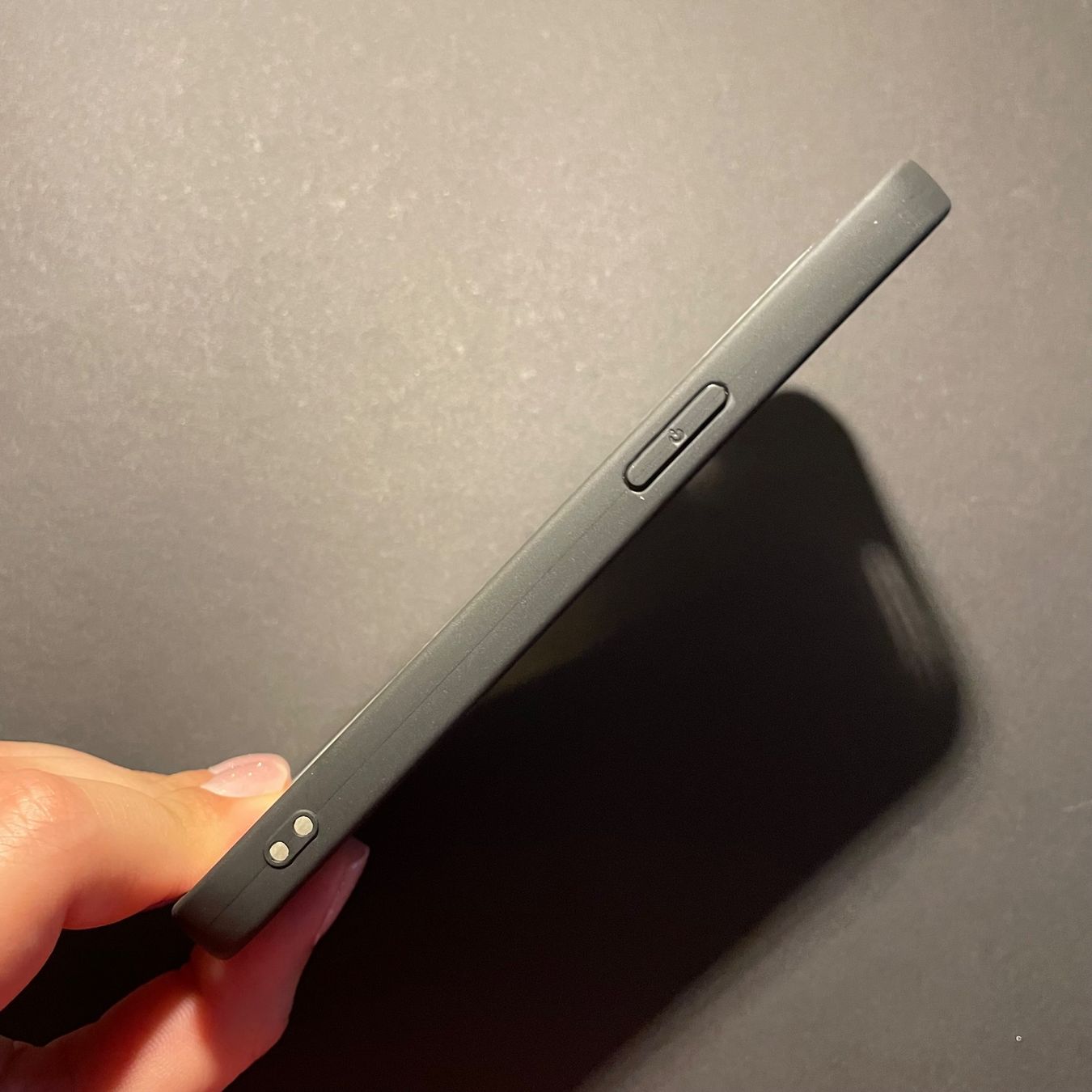 Apple Handys / Smartphones: NEU: iPhone 13 pro Hülle schwarz m. Kirschen – Neu und originalverpackt aus Bellach von Dreamer2501 4