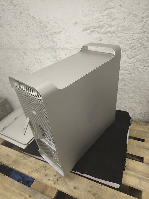 Apple PCs: Apple Mac Pro A1186 – D'occasion à Binningen par saviola01