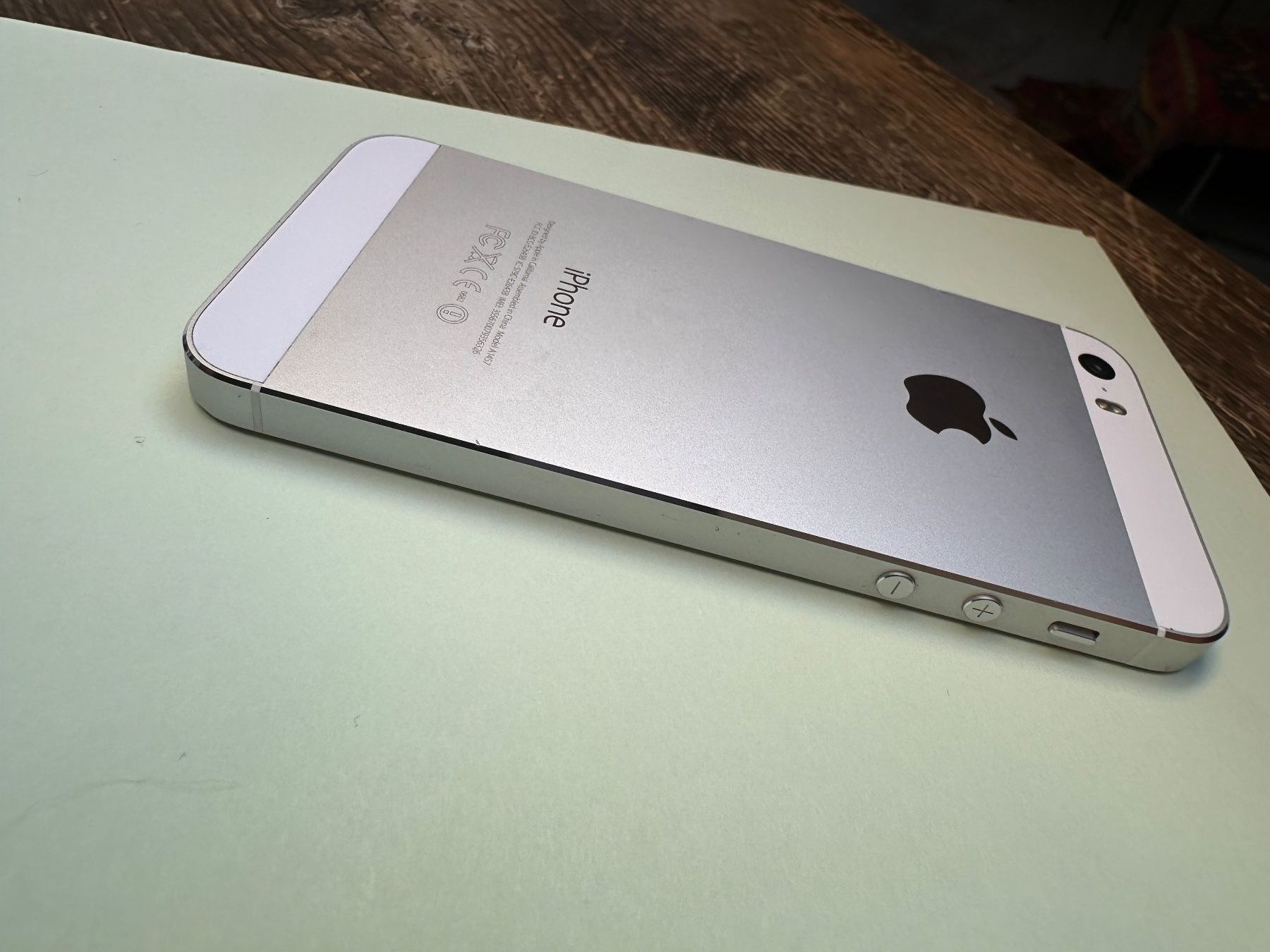 Apple Telefoni cellulari / Smartphones: iPhone 5 Modell 1457 mit Akku – Usato da Zürich venduto da atlantis77 3