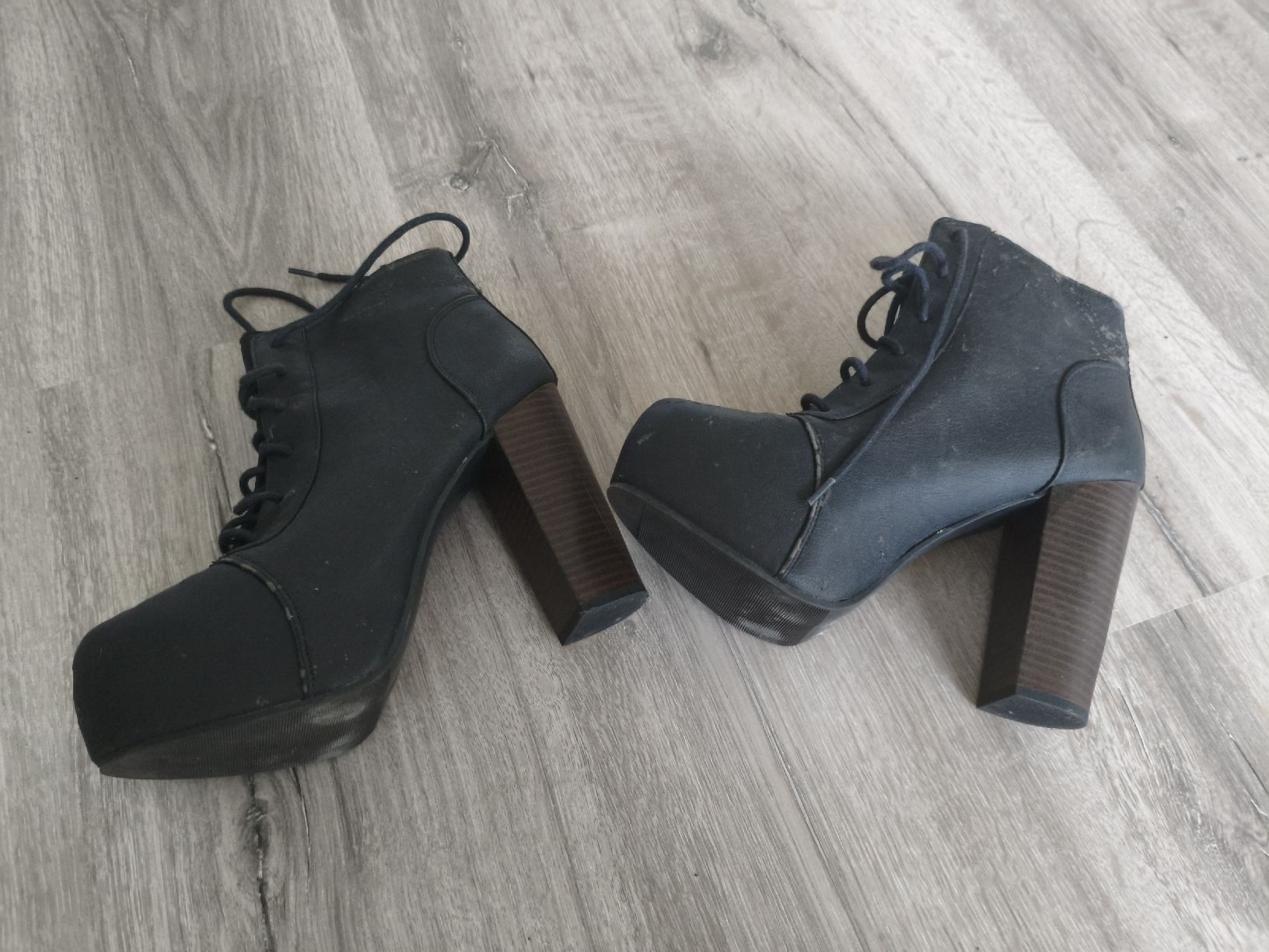 Damenschuhe: Scarpe con tacco numero 37  – Gebraucht aus Bioggio von OresteIronix 1