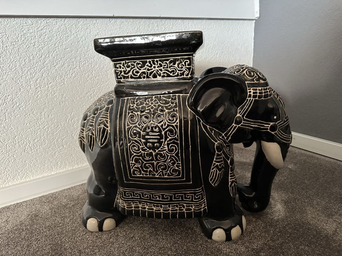 Sculture & Statue: Indischer Elefant aus Keramik 45cm – Usato da Lupsingen venduto da New-Haven 1