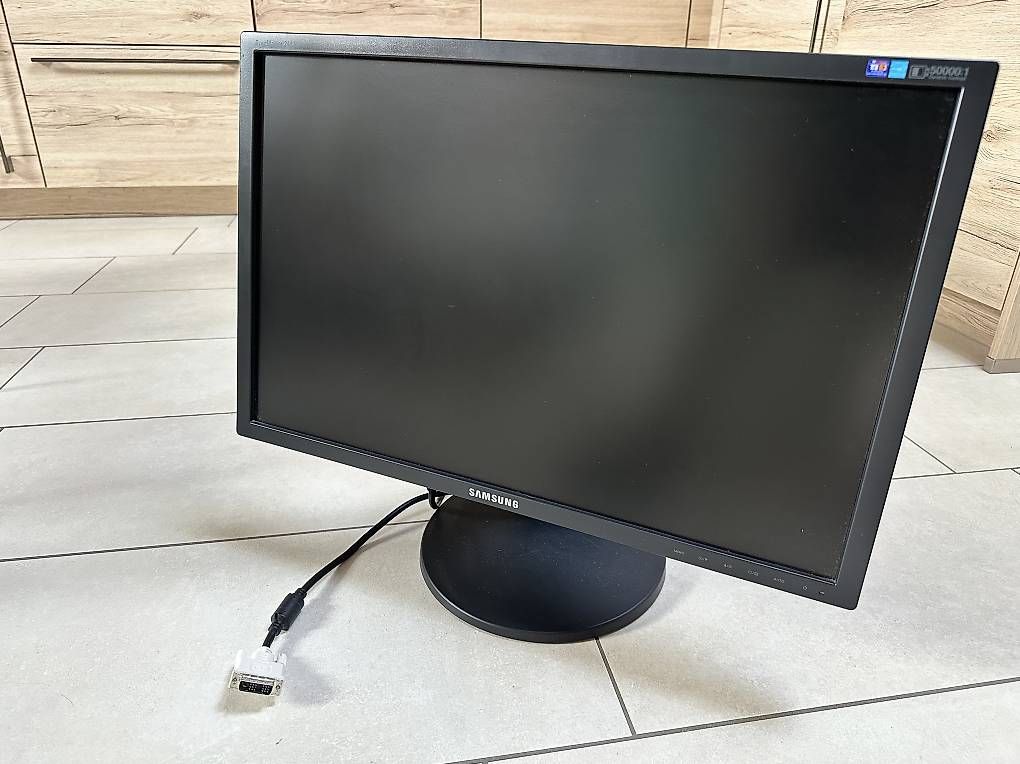 Monitor: écran Samsung SyncMaster 24" – Usato da Chevenez venduto da flofpv