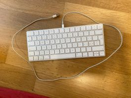 Apple Tastatur mit Akku Model A1644