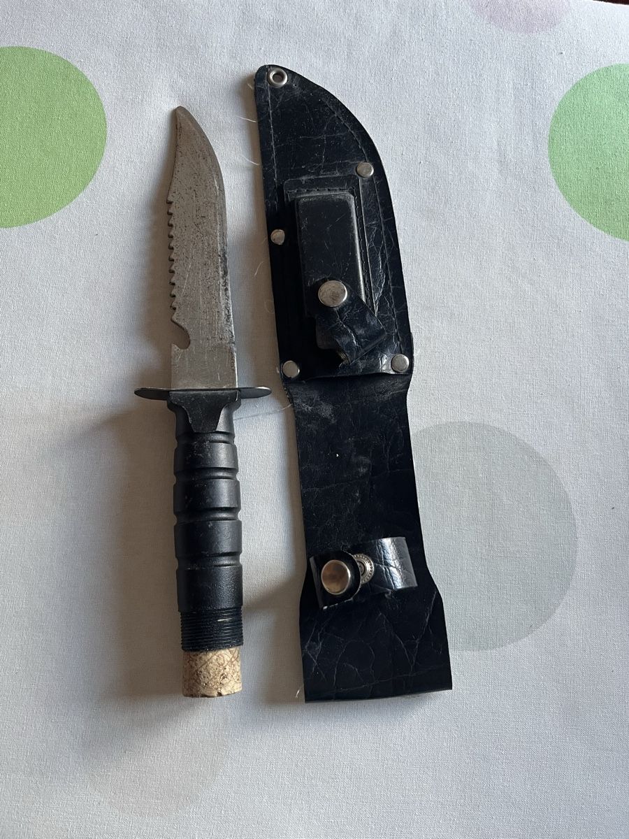 Besteck: Outdoormesser mit Scheide – Gebraucht aus Pfungen von chocos03